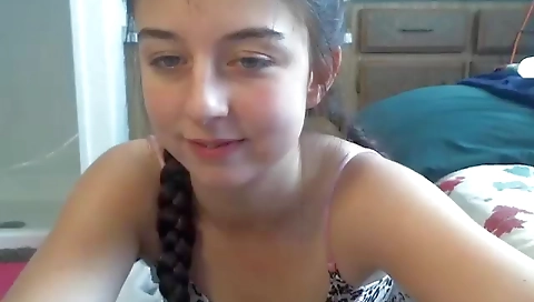 Nasty slut JewelRancid milks tits